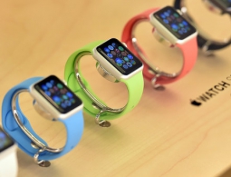 Китайские "умные часы" на базе Google составят конкуренцию Apple в США