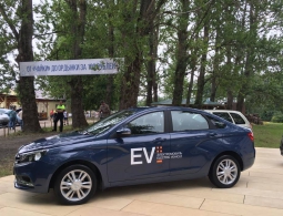АвтоВАЗ показал прототип электрического седана LADA Vesta EV