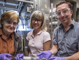 Ученые признали вредными все электронные сигареты