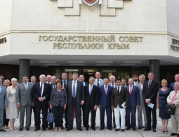 Делегация французских парламентариев едет в Крым