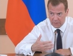 Медведев: Шок от санкций и цен на нефть сохранится надолго