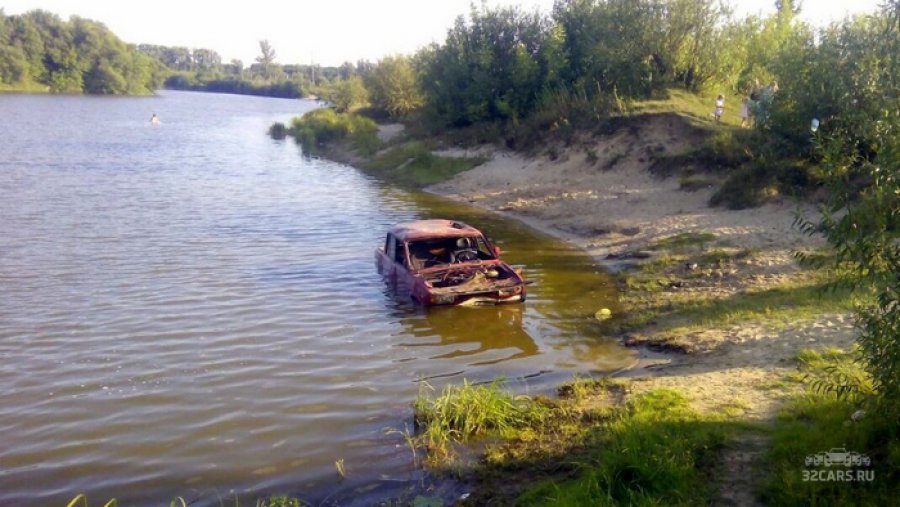 В Брянске пьяный водитель утопил 