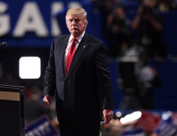 Трамп уличил Клинтон в нежелании проводить пресс-конференции