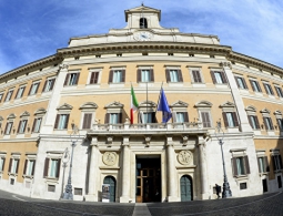 В парламенте Италии назвали "полуправдой" слова Порошенко о санкциях