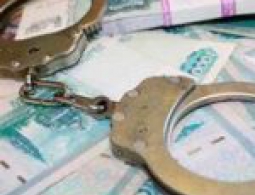 Бежицкую пенсионерку обокрала бедная родственница