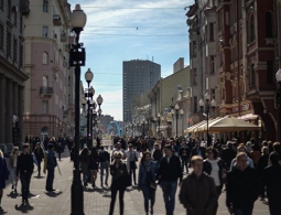 Все отнять или все раздать: кому поднимать экономику России?