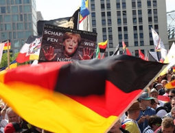 Zeit рассказала, как "российская пропаганда" свергнет Меркель