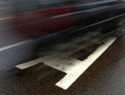 Россиянам могут разрешить выезжать ночью на выделенную полосу