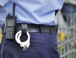 В Клинцах 19-летний парень задержал в своем доме вора