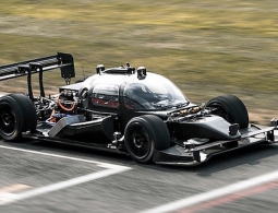 Прошли испытания DevBot — первого самоуправляемого гоночного автомобиля