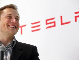 Tesla начинает производство новых аккумуляторов