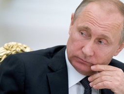 Путин уволил восемь генералов из СК и МВД