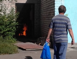 В брянской многоэтажке случился загадочный пожар