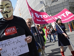 Франция потребует от Еврокомиссии остановить переговоры по TTIP