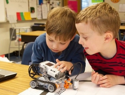 В Брянске начал работу клуб робототехники «Электроник»