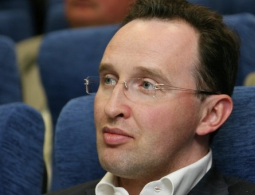 Гендиректор "Вымпелкома" Слободин ушел в отставку на фоне дела "Реновы"