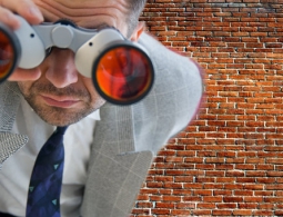 Биологи научились вычислять преступников по белкам в их волосах