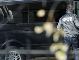 Житель Крыма нашел схрон со взрывчаткой и оружием на берегу Азовского моря