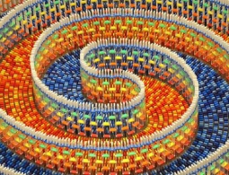 #видео | Эффект домино: завораживающее зрелище разрушения гигантской спирали