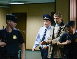 Семейный подряд: следователи назвали версии появления миллиардов Захарченко