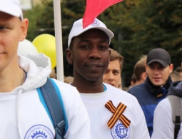 За красный плакат на Дне города брянских коммунистов не накажут