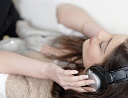 Ученые выяснили, почему людям нравится грустная музыка