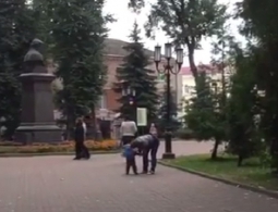 Брянцев поразило видео жестокого воспитания ребёнка матерью
