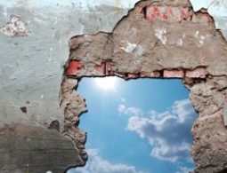 В Новозыбкове проломили стену, чтобы украсть спинки от кроватей