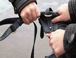 На улице Калинина в Брянске прохожий лишился сумки с 23 тысячами рублей