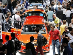 Новая машина или квартира: ТОП-15 самых дорогих автомобилей