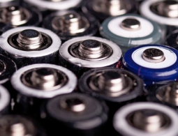 Ученый: изобретенная в РФ "ядерная батарейка" абсолютно безопасна