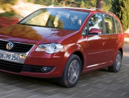 Volkswagen отзывает компактвэны Touran в России