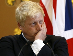 Обозреватель Guardian рассказала, что стоит за угрозами Джонсона в адрес РФ