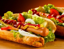 #видео | Суровые финские мужики готовят хот-дог при помощи экскаватора