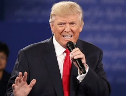 Новый опрос в США показал минимальное преимущество Трампа перед Клинтон