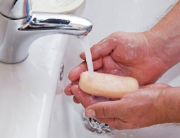 Почему вы моете руки неправильно и чем это грозит