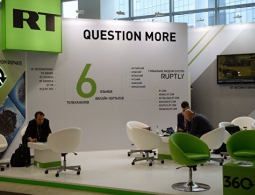 Захарова заявила, что телеканал RT стал прямым конкурентом западному ТВ