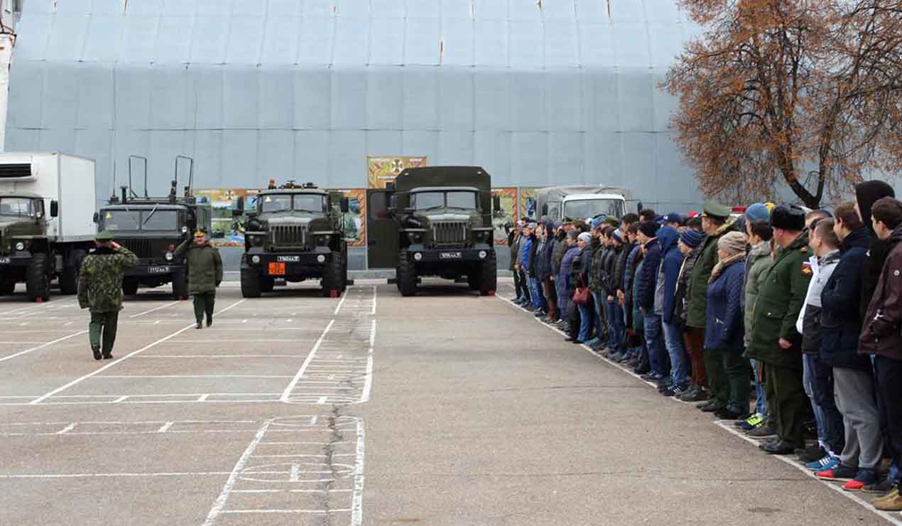 Брянских призывников познакомили с условиями службы