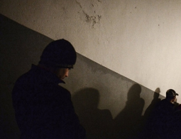 "Его держали на цепи": рассказы людей, попавших в рабство