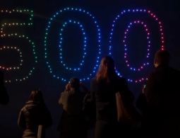 Компания Intel разработала дрон Shooting Star для организации световых шоу