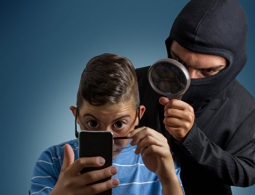 Следить, так за всеми: кто и как собирает данные со смартфонов