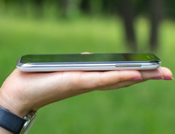 По частицам на экране смартфона можно сказать почти все о его владельце