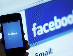 СМИ: на пике выборов в США фейки обогнали настоящие новости на Facebook