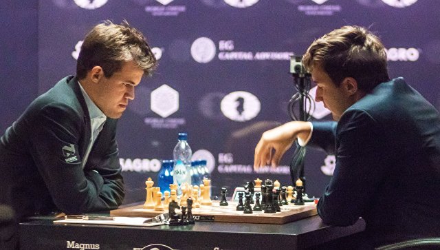 Карякин уступил Карлсену в десятой партии матча за шахматную корону