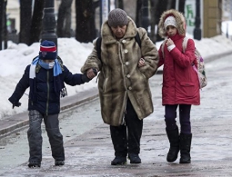 Ученые объяснили, почему все зимние ботинки опасны для здоровья человека