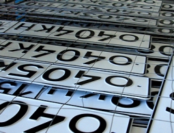 «Красивые номера» предложили продавать через аукционы