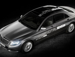 Mercedes-Benz показал новую оптику с миллионом микрозеркал