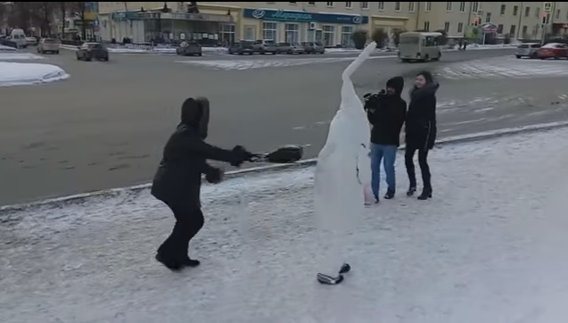 В Первоуральске женщина прогнала 