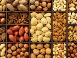 Орехи снижают вероятность развития рака на 15%, выяснили ученые