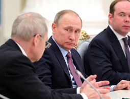 Путин назвал идиотским отказ Литвы принять российских судей